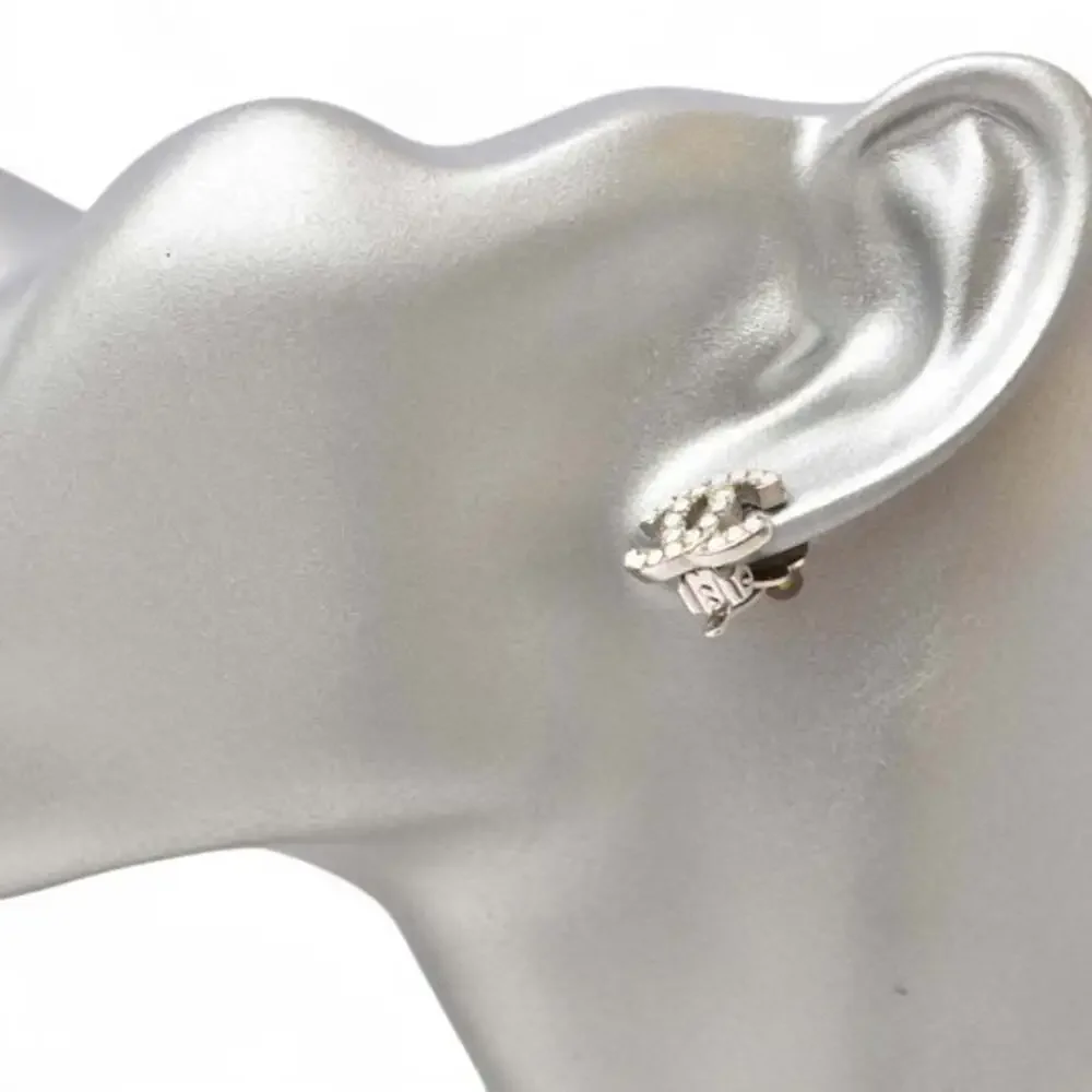 CHANEL White Earrings